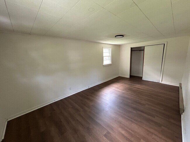 Building Photo - 134 Ideal Dr SE