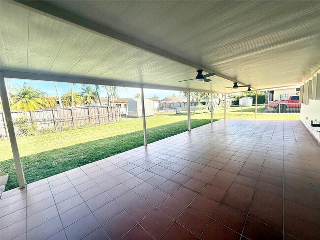 Building Photo - 2671 SW 118th Ct
