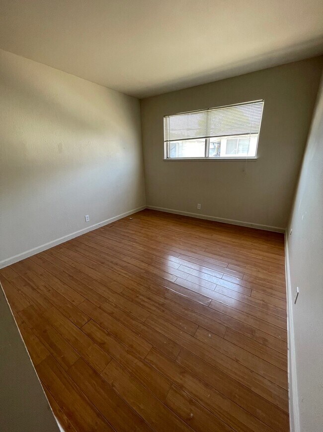 bedroom 2 - 872 Gallatin Dr