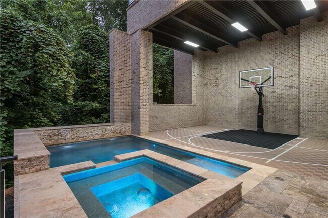 Building Photo - 402 Timberview Trail