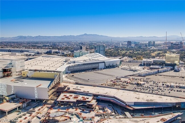 Building Photo - 2700 S Las Vegas Blvd