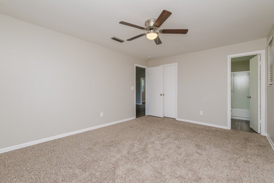 Building Photo - 9499 Hayes St