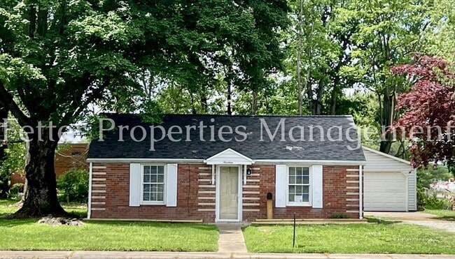 Building Photo - Summer Special! First Month's Rent Free!