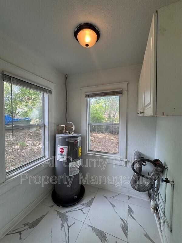 Building Photo - 724 Euclid Ave