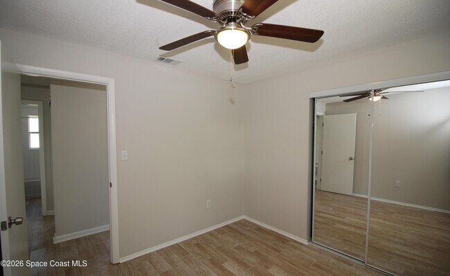 Building Photo - 75 Rivercliff Ln