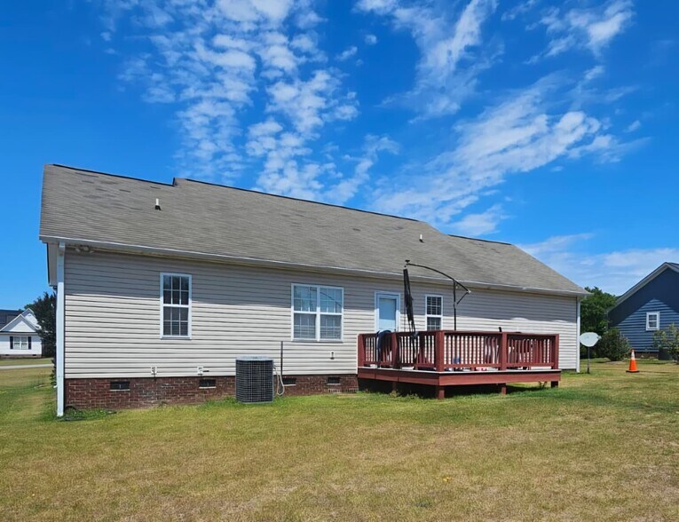 Building Photo - 75 Viola Ln