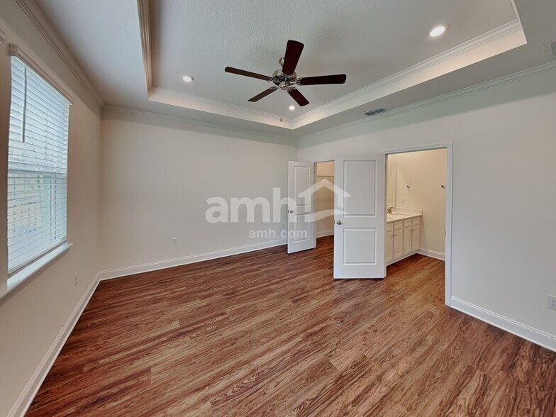 Building Photo - 264 Onate Cir