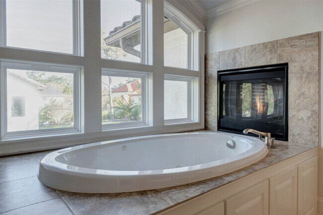 Building Photo - 5410 Valerie St