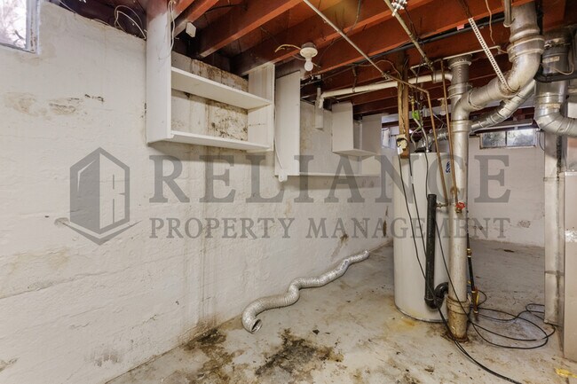 Building Photo - 1122 S Quentin St