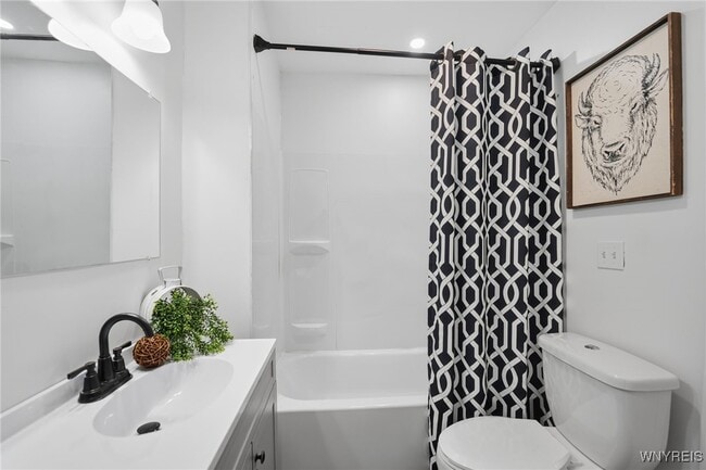 Building Photo - 265 Efner St