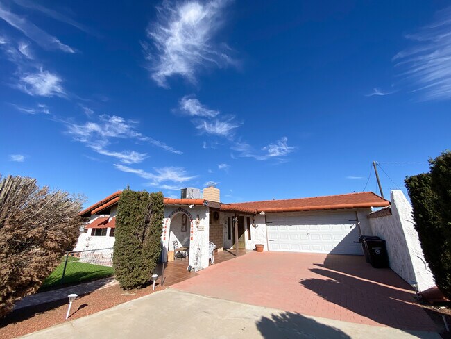 Building Photo - 6817 Warren Vista Ave