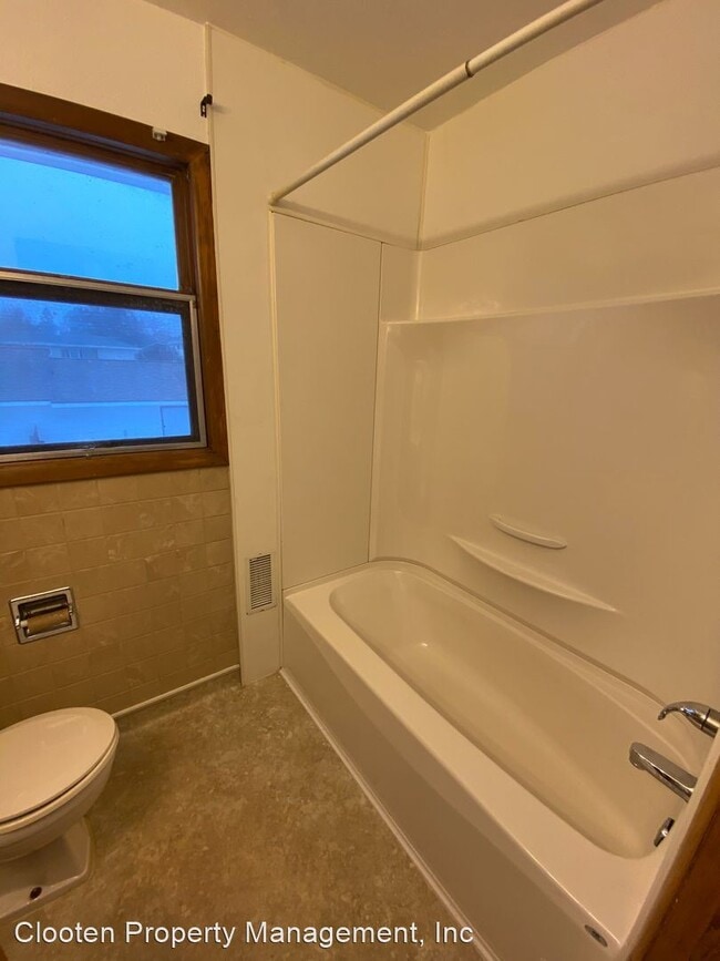 Building Photo - 4 br, 2 bath House - 2112 East Avenue D