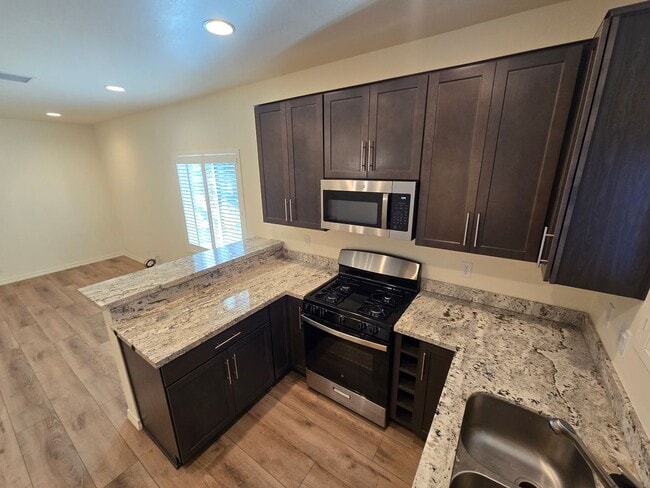 Building Photo - Beautiful, Newly-Built, Townhouse w/A/C & ...