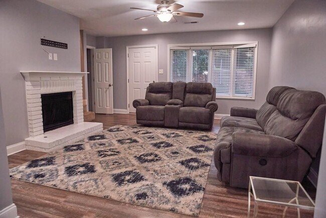 Building Photo - 248 Mill Creek Pl