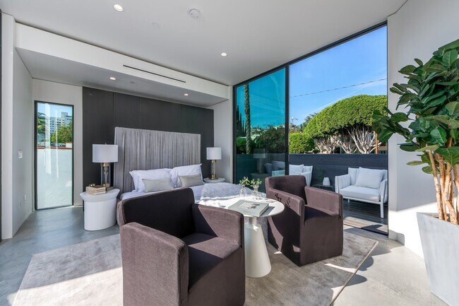 Building Photo - Architectural 1-Bed Designer Residence wit...