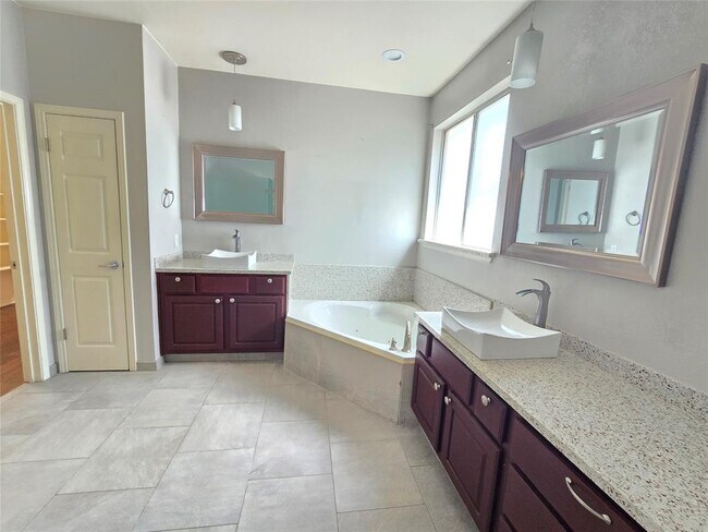 Building Photo - 2216 Shark Loop