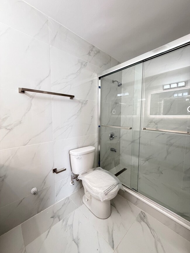 Building Photo - 15-75-75 208th Pl