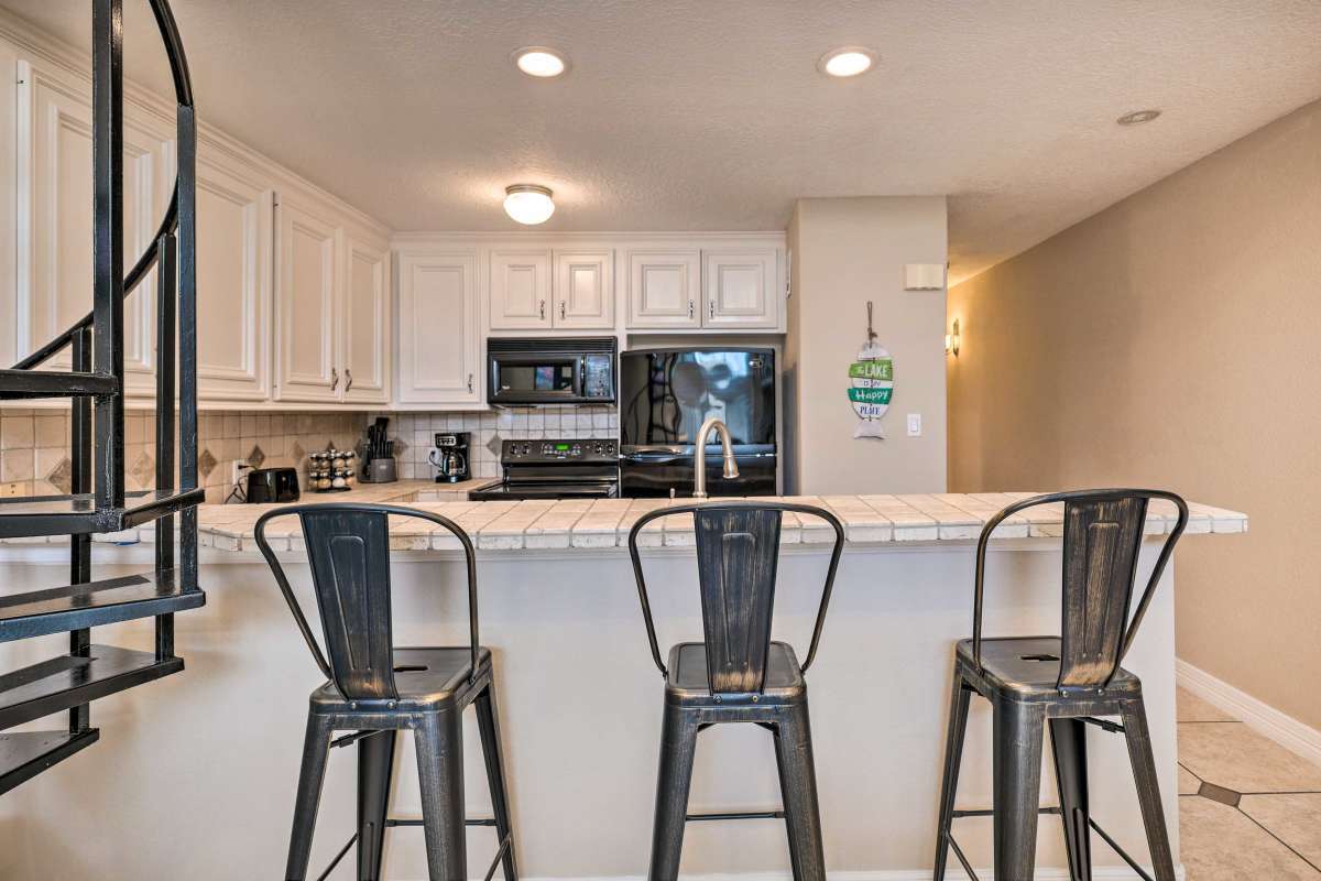 Building Photo - 12500 Melville Dr