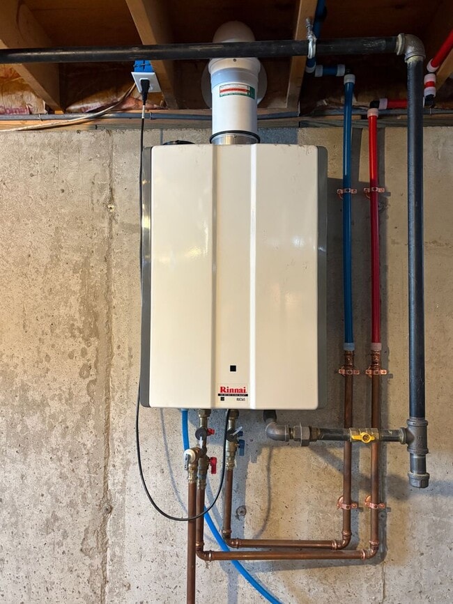 Building Photo - New to the rental market, charming 2 bedroom single family home in Wilmington, MA