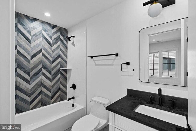 Building Photo - 742 S Broad St