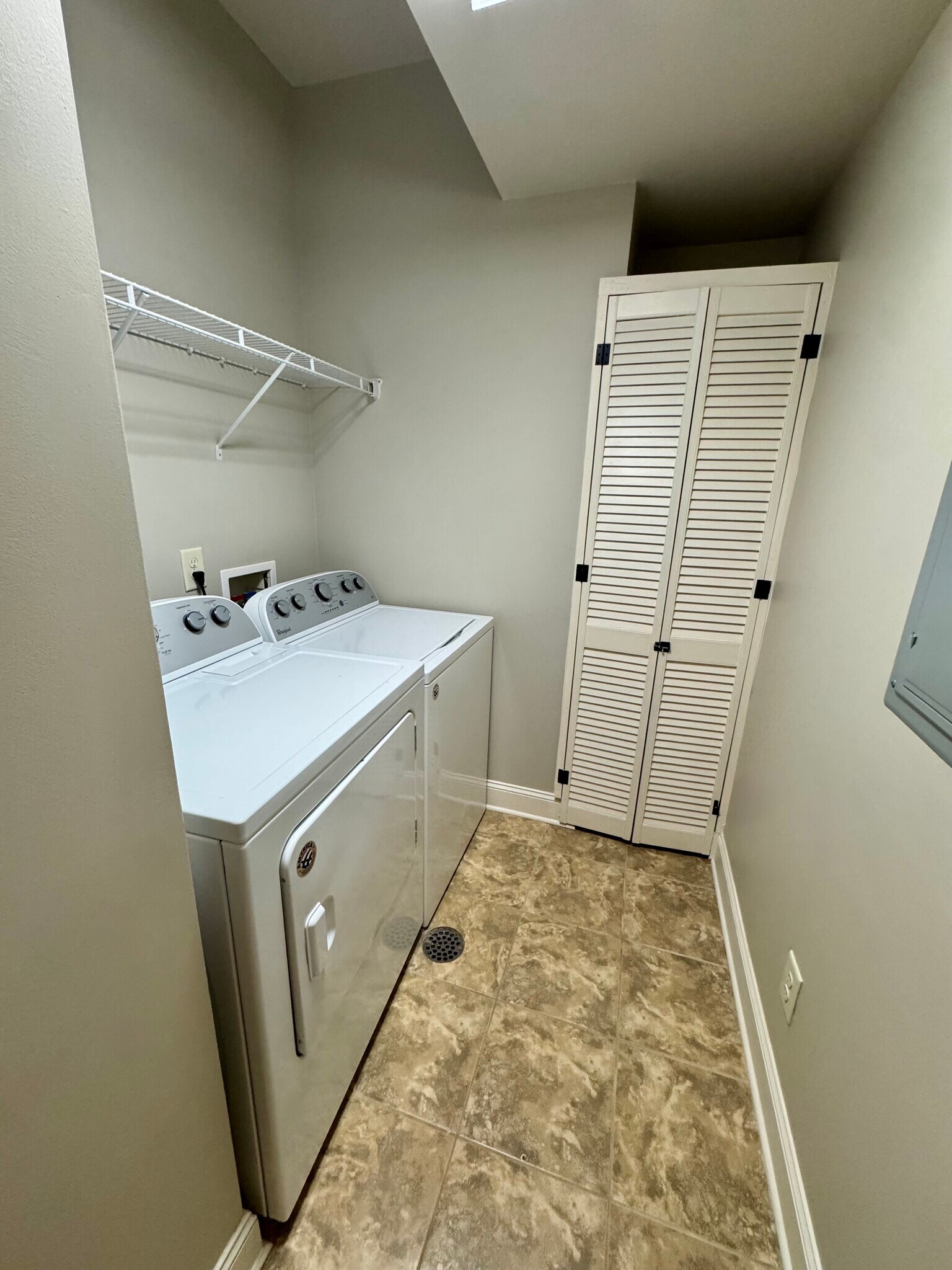 Building Photo - 3038 Massey Rd