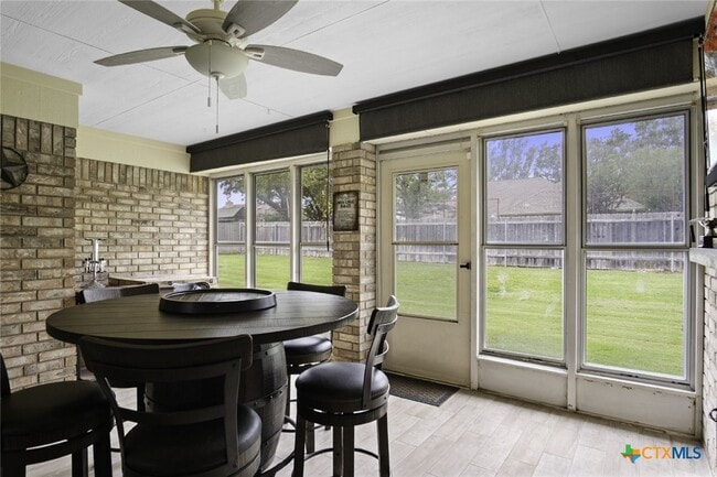 Building Photo - 5834 Greenforest Cir