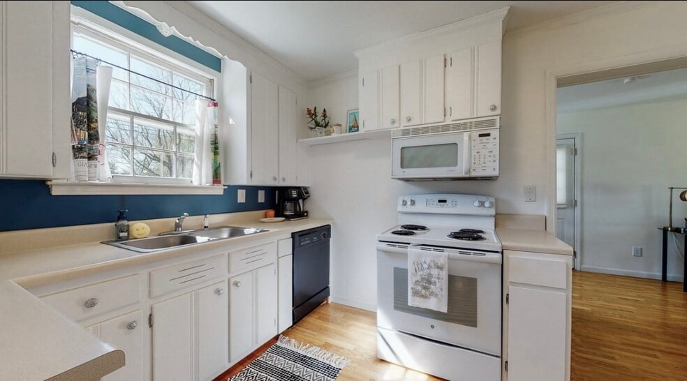 Building Photo - 3720 Norma Dr