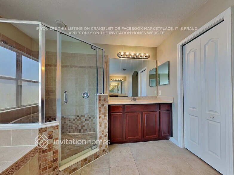 Building Photo - 12816 Hampton Hill Dr