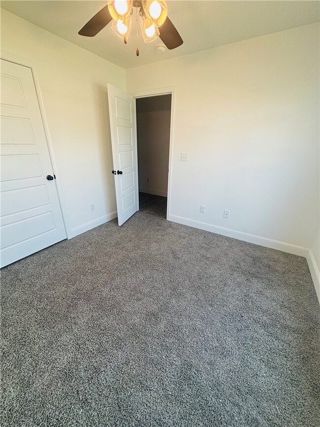 Building Photo - 2131 Wildflower Dr