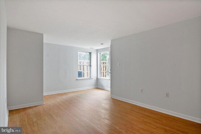 Building Photo - 4463 Pembrook Village Dr