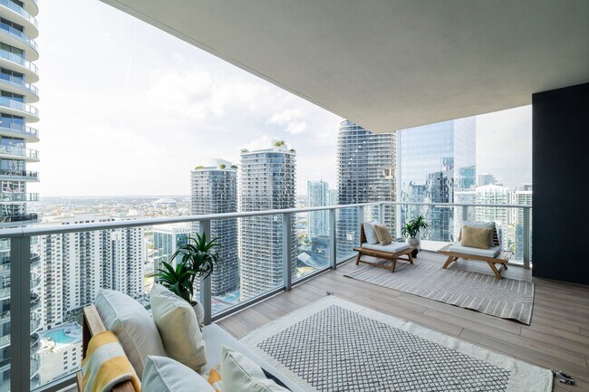 Building Photo - 1010 Brickell Ave