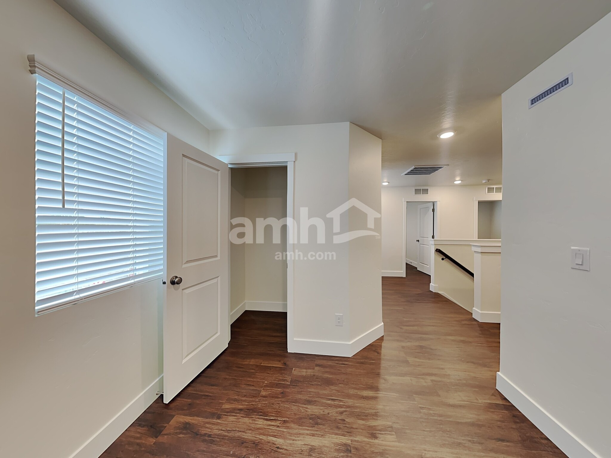 Building Photo - 9329 Wabash St