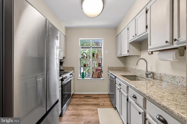 Building Photo - 9694 Poindexter Ct
