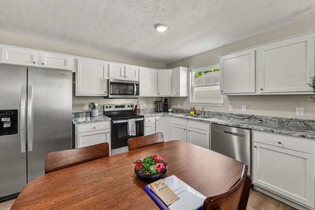 Building Photo - 157 Southwind Blvd
