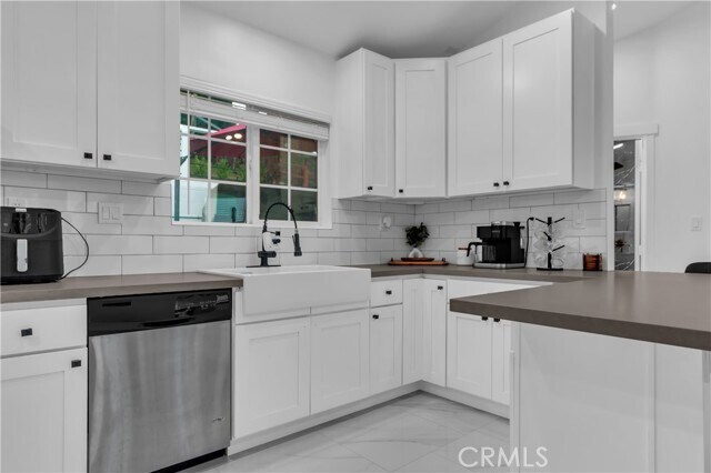 Building Photo - 4775 Huntington Dr