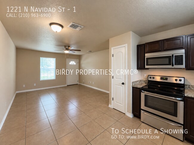 Building Photo - 1221 N Navidad St