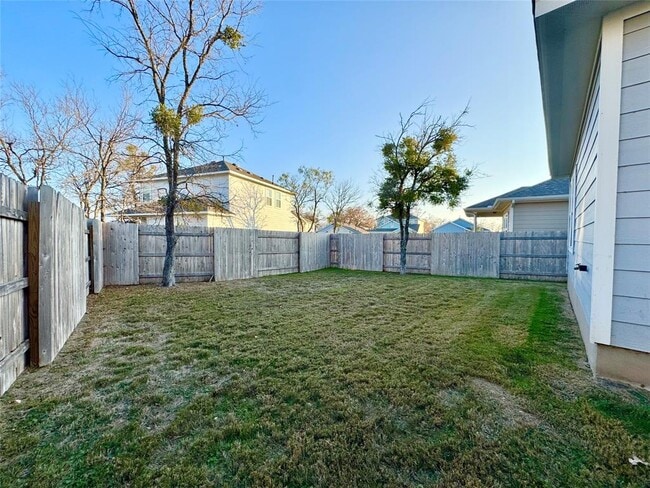 Building Photo - 13 Bent Trl Ln