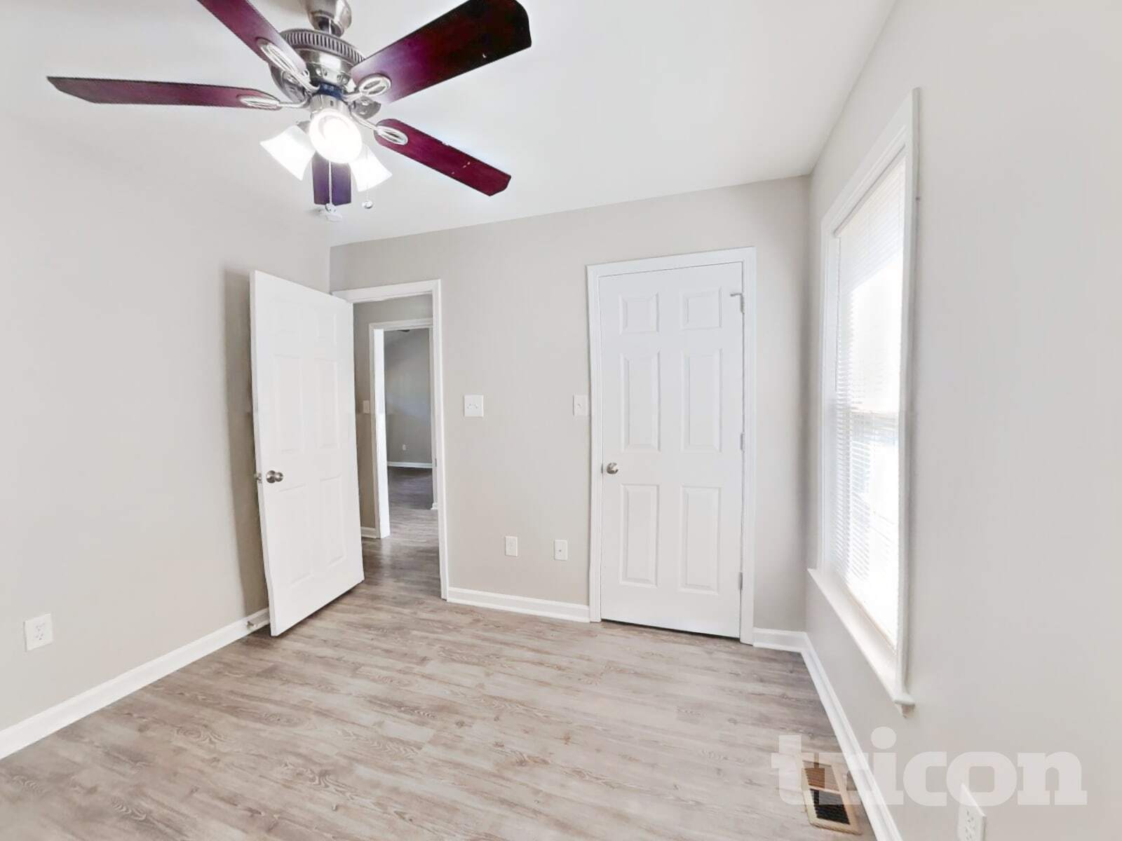 Building Photo - 500 Sunray Dr