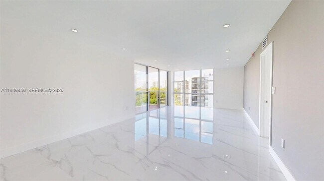 Building Photo - 3625 N Country Club Dr