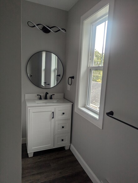 Bathroom - 4 Wright St