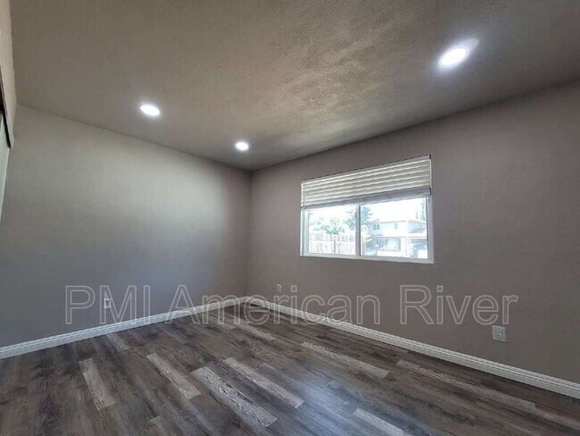 Building Photo - 4032 Bruce Way