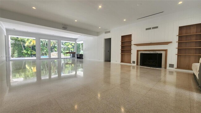 Building Photo - 63 Bal Bay Dr