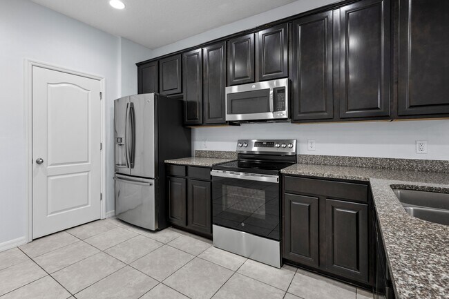 Building Photo - 11408 Center Lake Dr