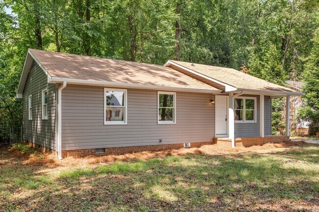 Building Photo - Great Location off of South Holden Road. 3 Bedroom 2 Bathroom Home.