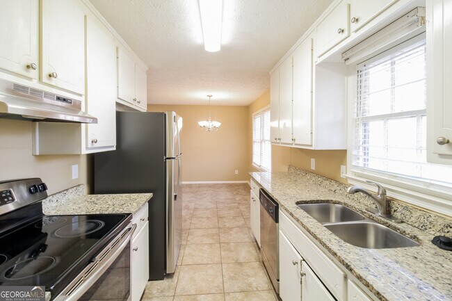 Building Photo - 3338 Mansfield Ln