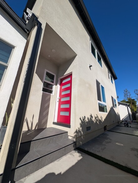 Building Photo - 6330 Mary Ellen Ave