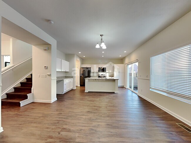 Building Photo - 6594 Abbeywood Dr