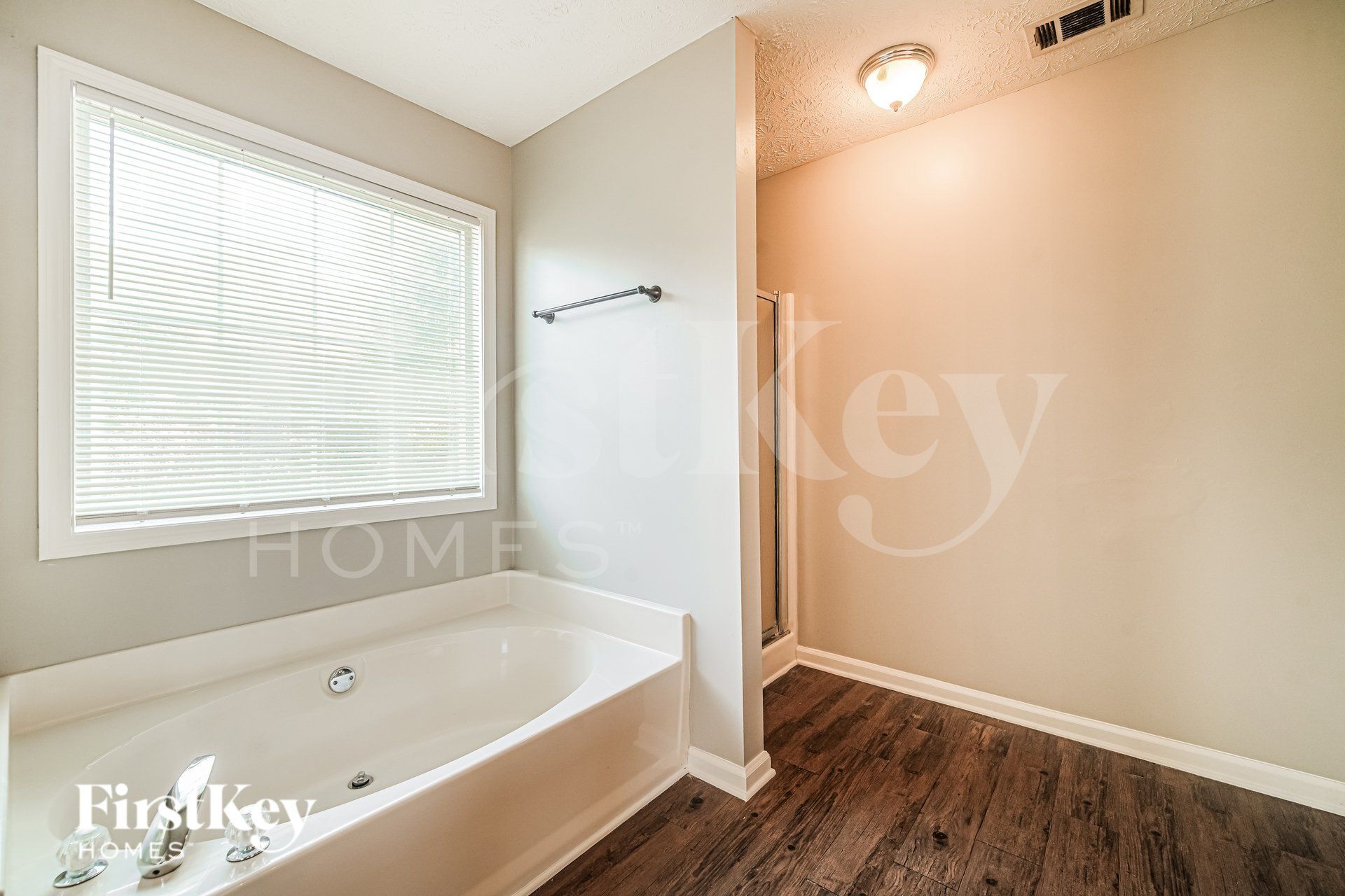 Building Photo - 265 Meadow Crest Way