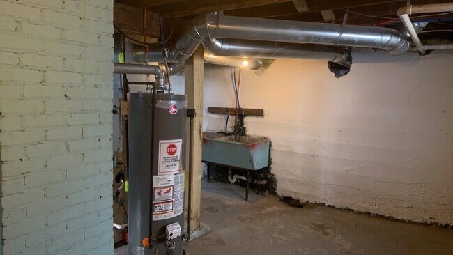 Building Photo - 128.5 Pointview