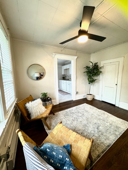 Primary Photo - 406 Montgomery St